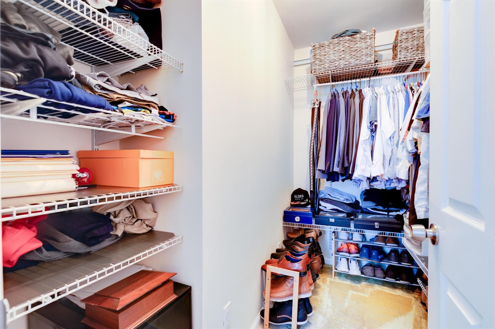 Master closet 2