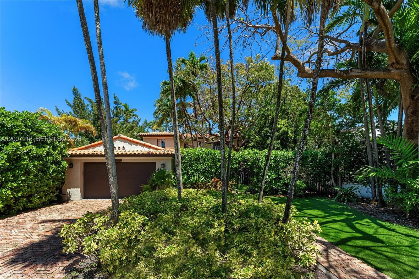 6121 La Gorce Dr photo 2