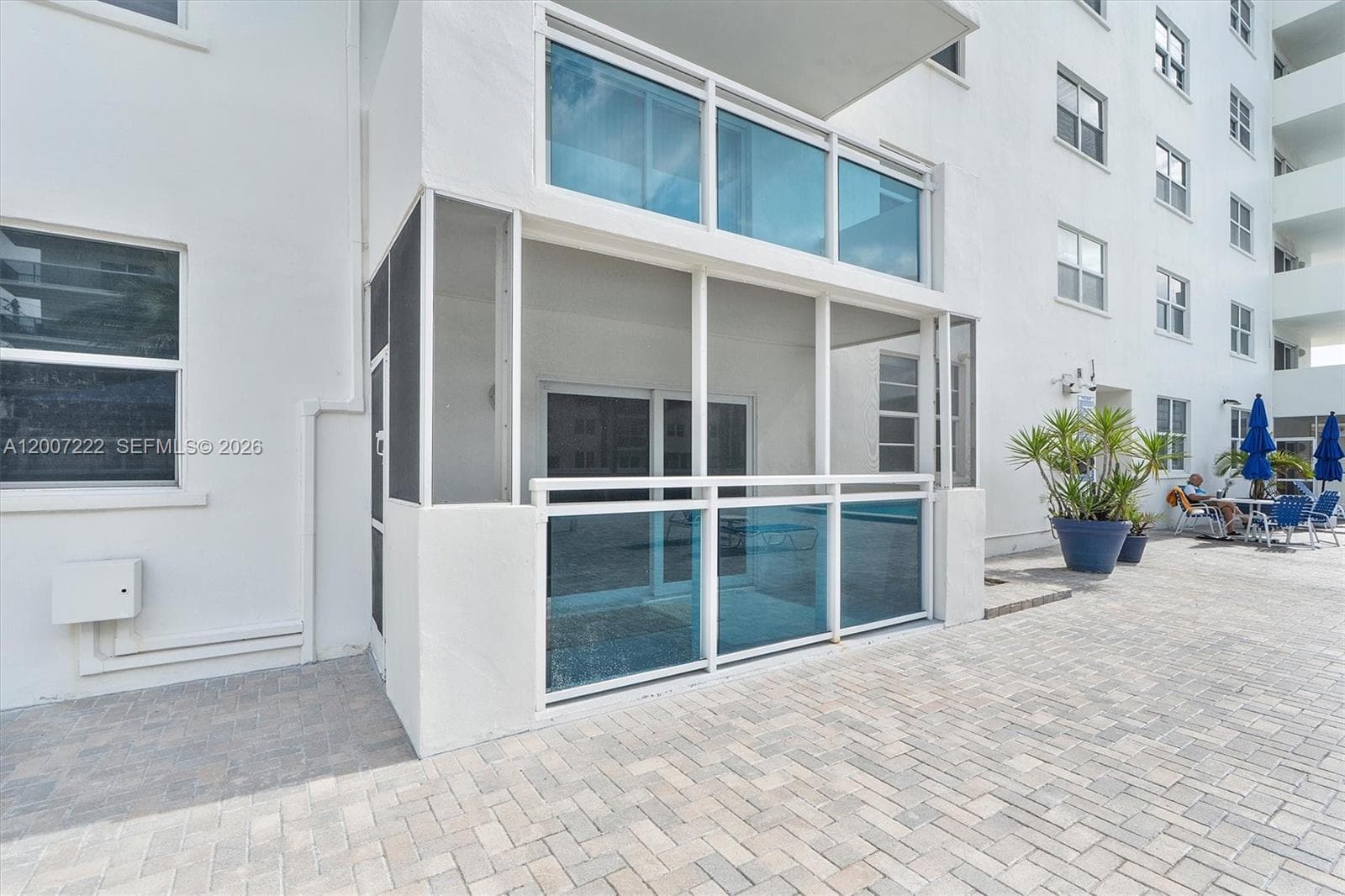 WELLINGTON TOWERS CONDO · #105 in Hollywood - Photo 29