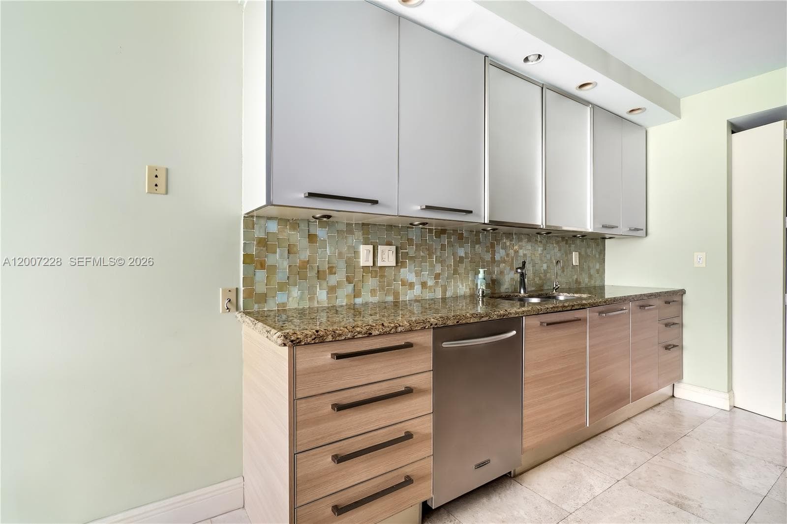 MARINA TOWER CONDO · #7B in Aventura - Photo 13