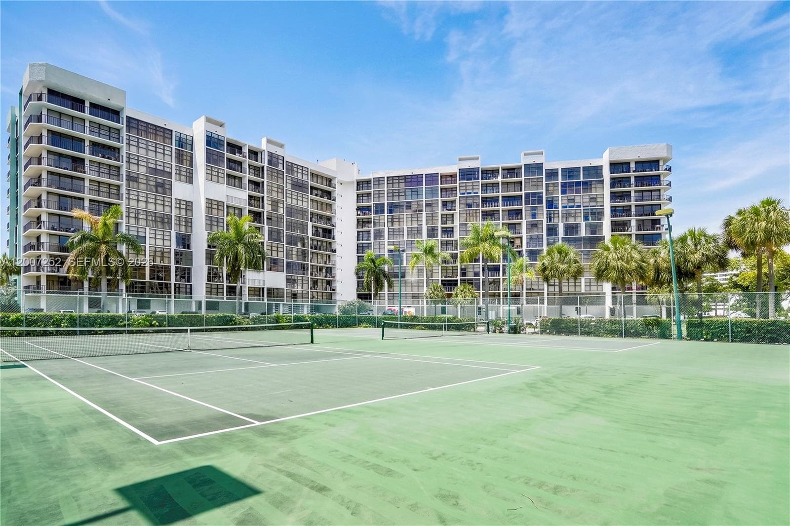 TOWERS OF OCEANVIEW EAST · #319 in Hallandale Beach - Photo 53