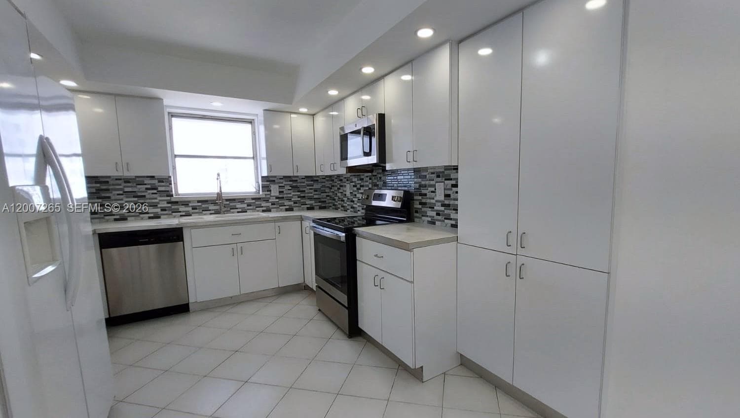 COMMODORE PLAZA CONDO · #1405 in Aventura - Photo 6