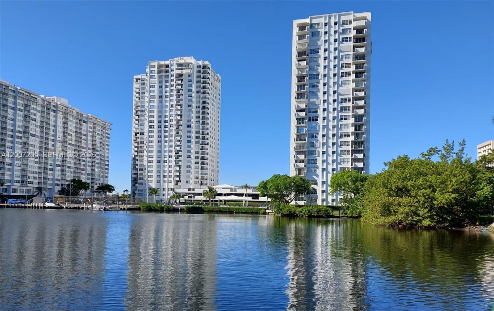 COMMODORE PLAZA CONDO · #1405 in Aventura - Photo 1