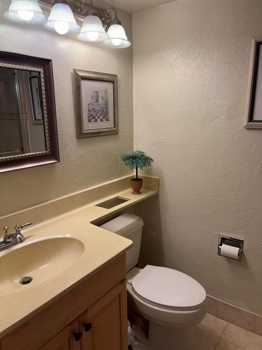 Pelican Pointe guest bath 2