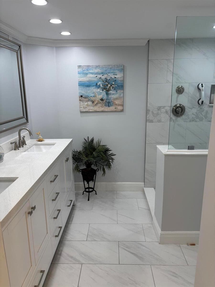 Pelican Pointe primary bath 3