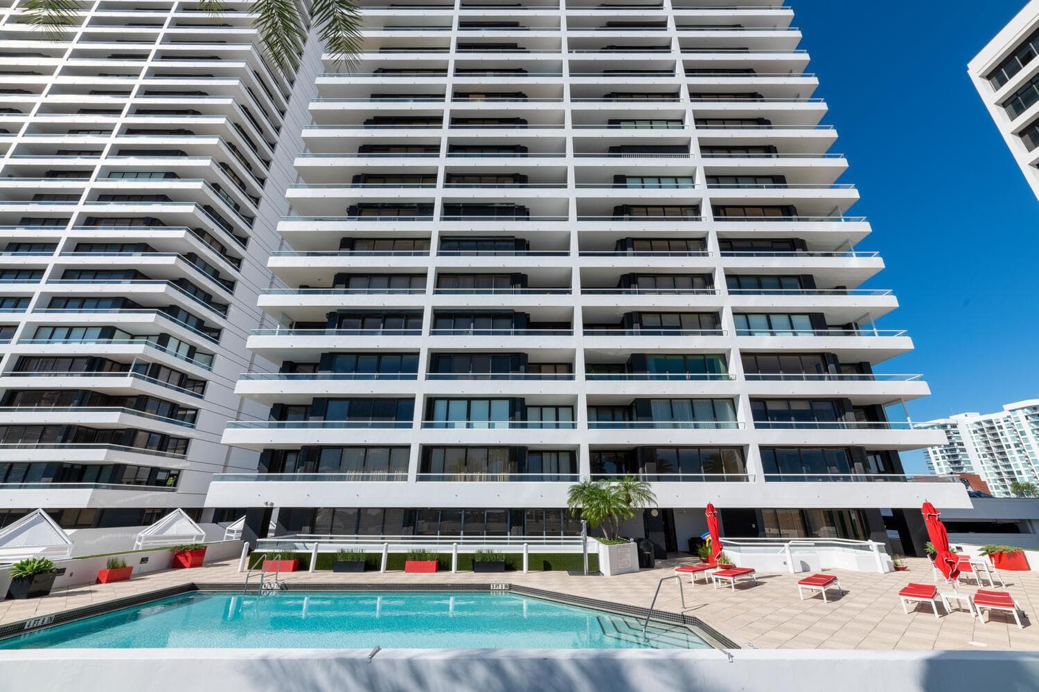 525 S Flagler Dr Unit 26h West-large-036