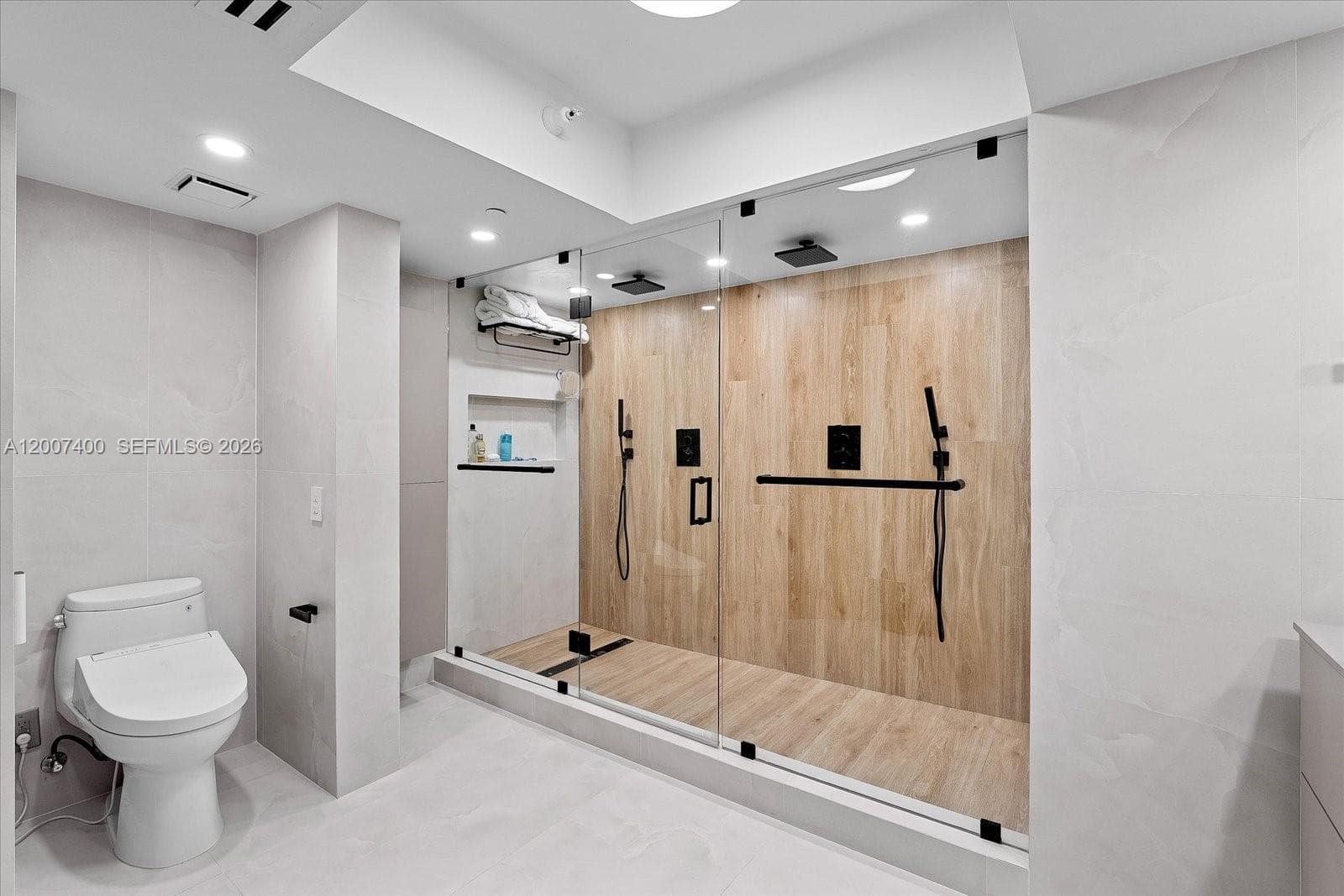 HarbourSide · #310 in Aventura - Photo 13