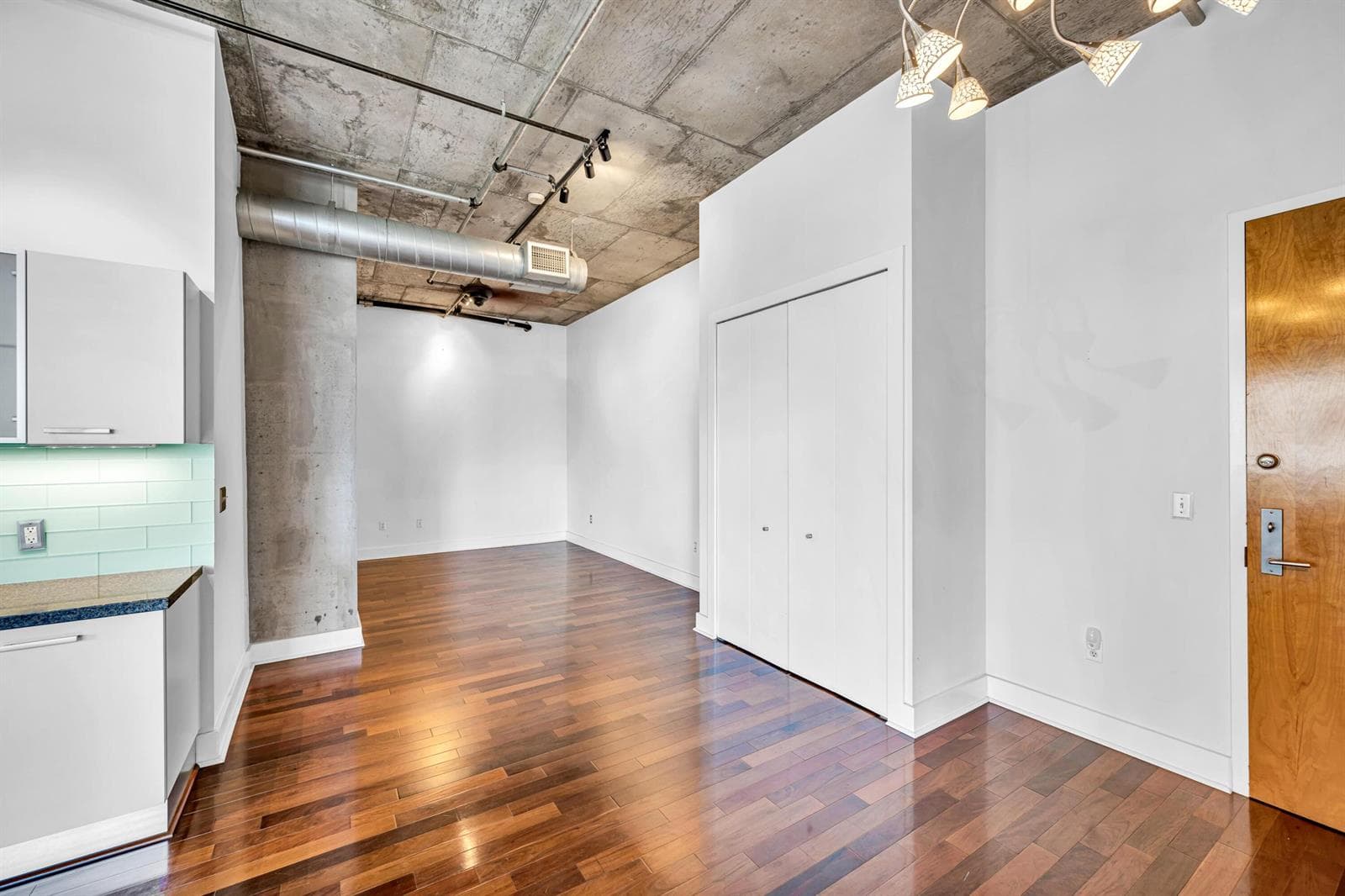411 NW 1ST AVE #605--29