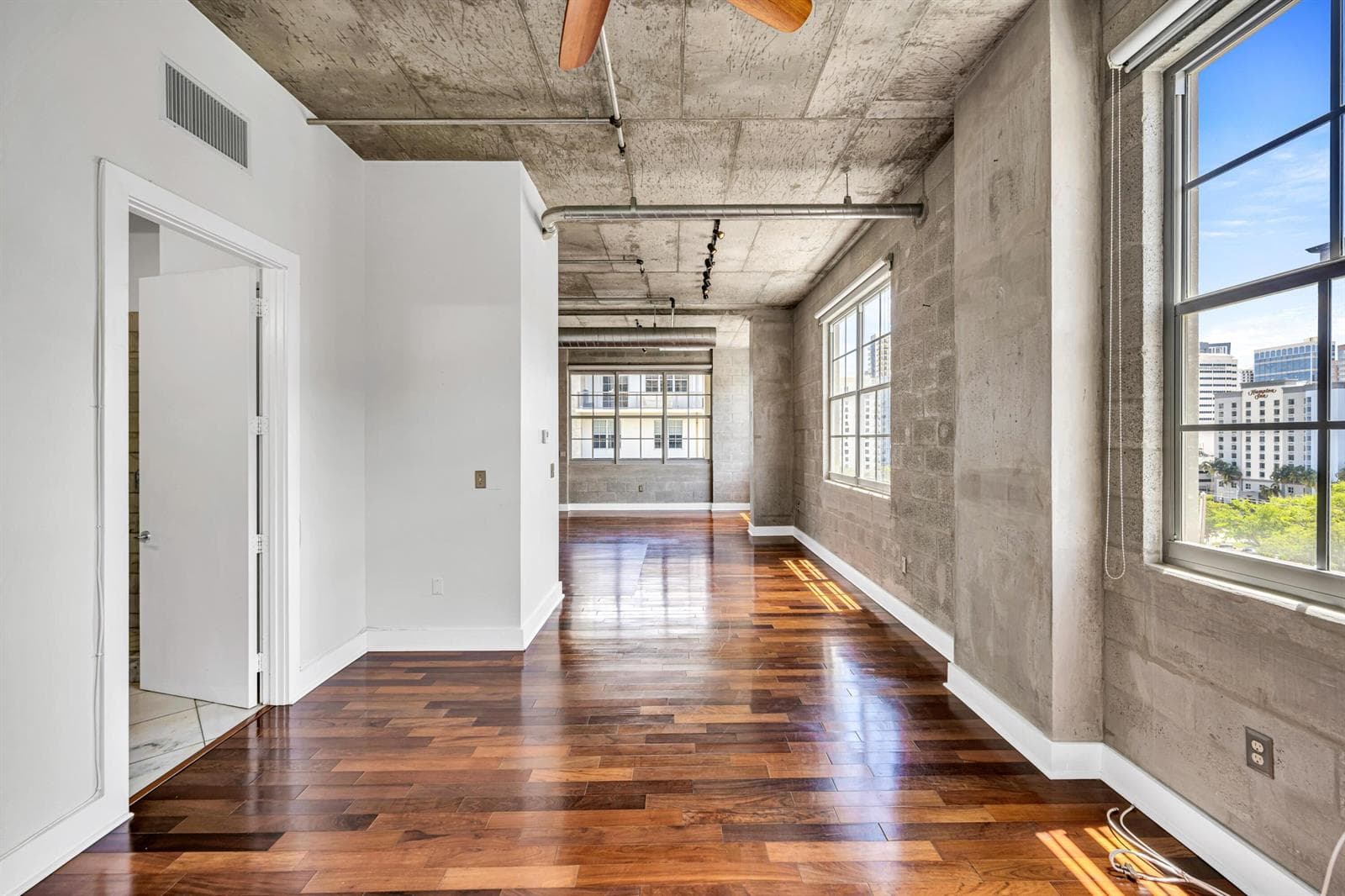 411 NW 1ST AVE #605--25