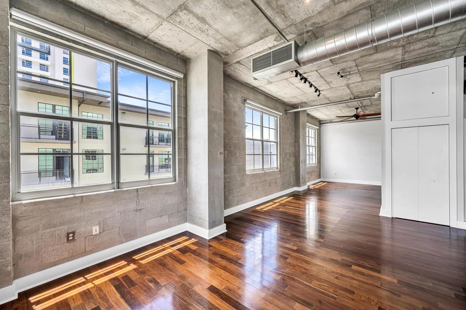 411 NW 1ST AVE #605--22