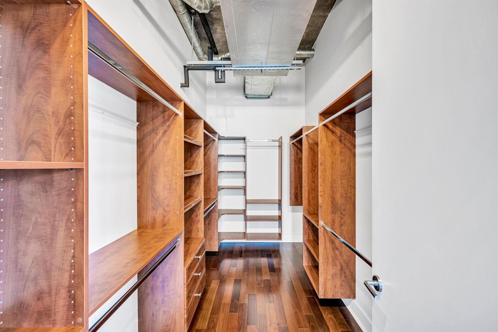 411 NW 1ST AVE #605--28
