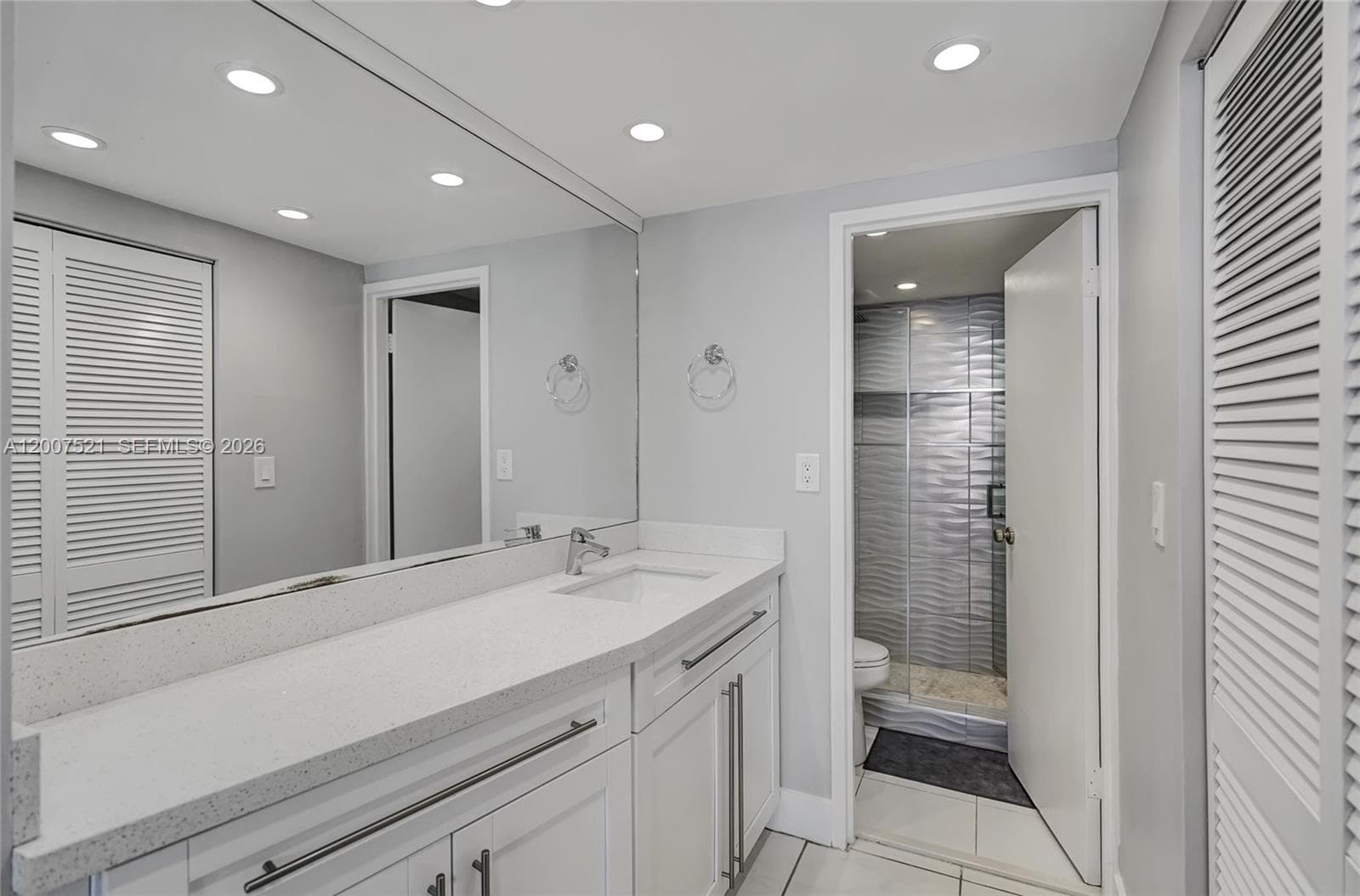SEA AIR TOWERS CONDO · #1519 in Hollywood - Photo 12