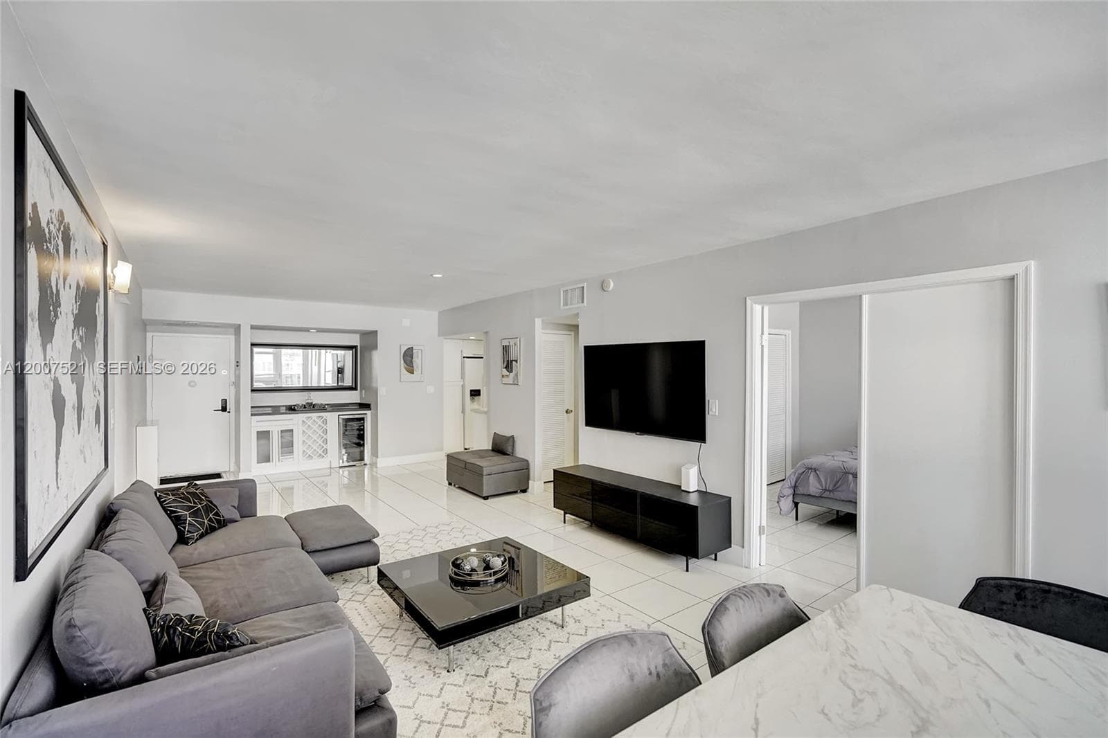 SEA AIR TOWERS CONDO · #1519 in Hollywood - Photo 3