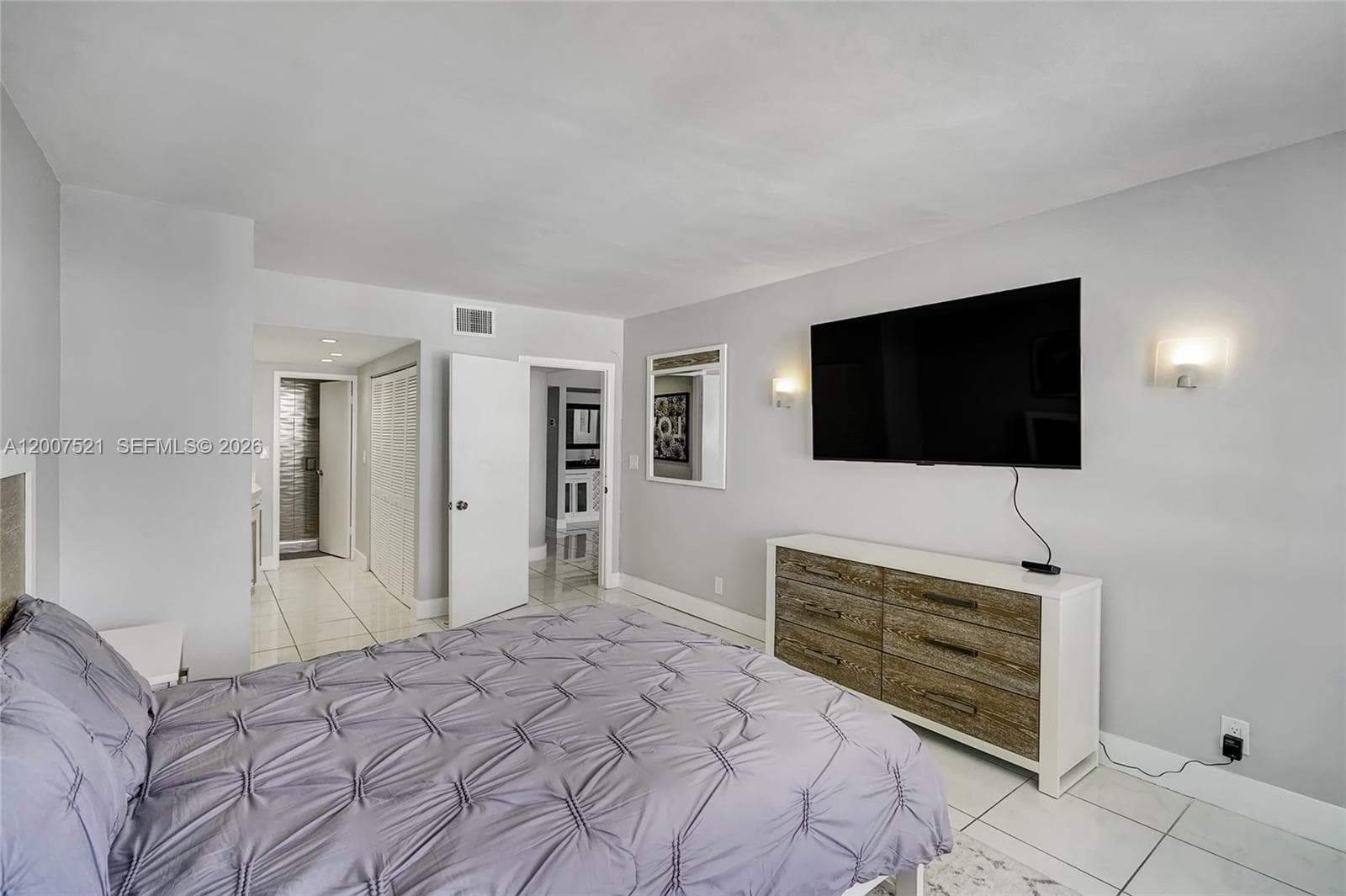 SEA AIR TOWERS CONDO · #1519 in Hollywood - Photo 9