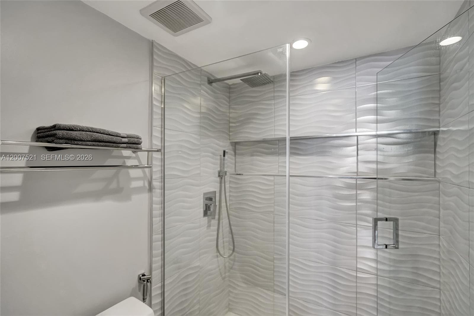 SEA AIR TOWERS CONDO · #1519 in Hollywood - Photo 11