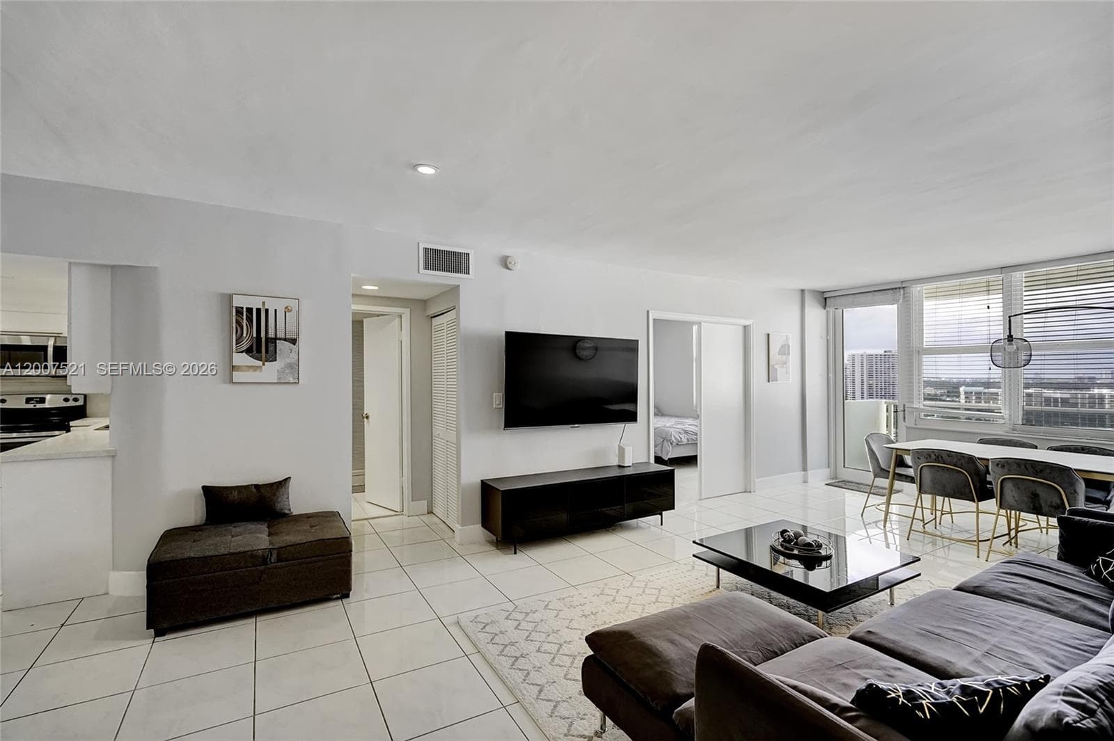 SEA AIR TOWERS CONDO · #1519 in Hollywood - Photo 4