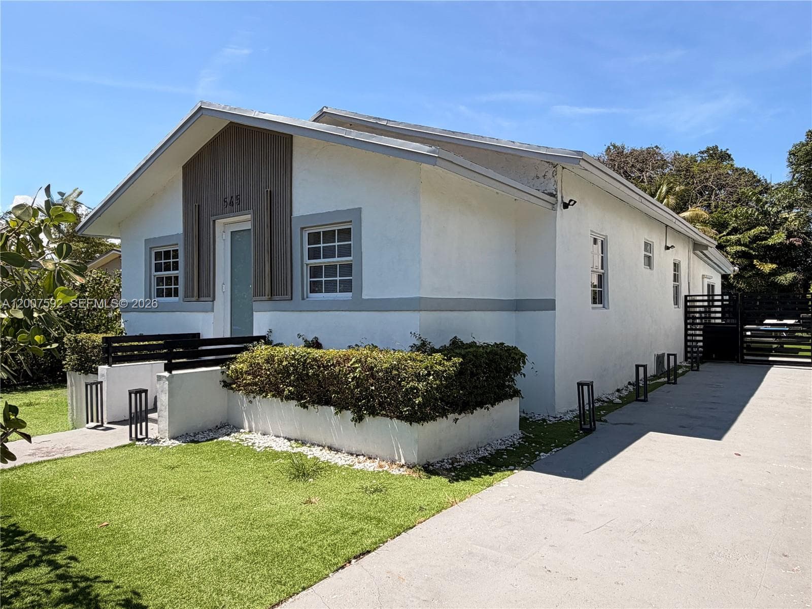545 NW 52nd St photo 3