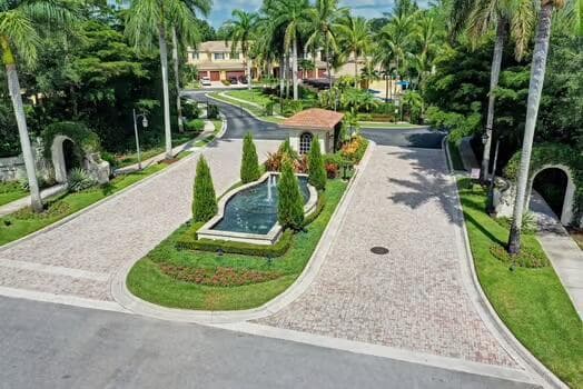 357 Chambord Terrace