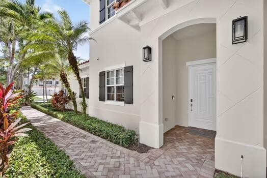 357 Chambord Terrace