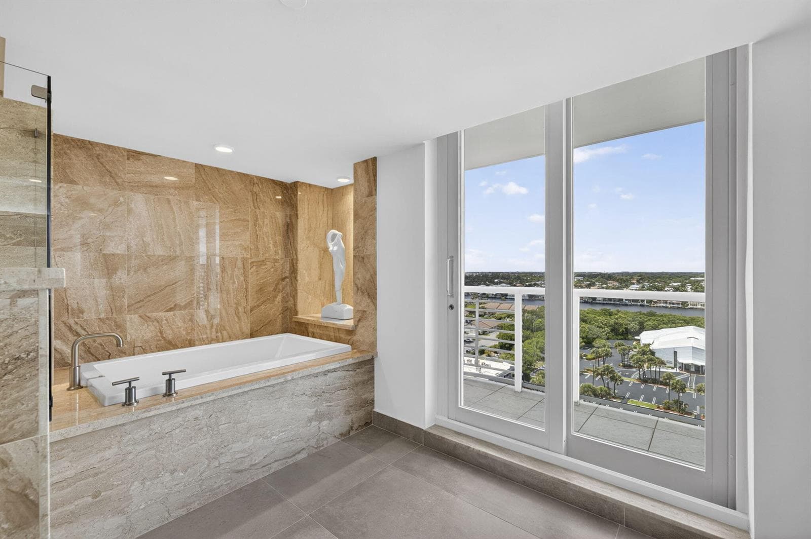Primary tub with view of intracoastal