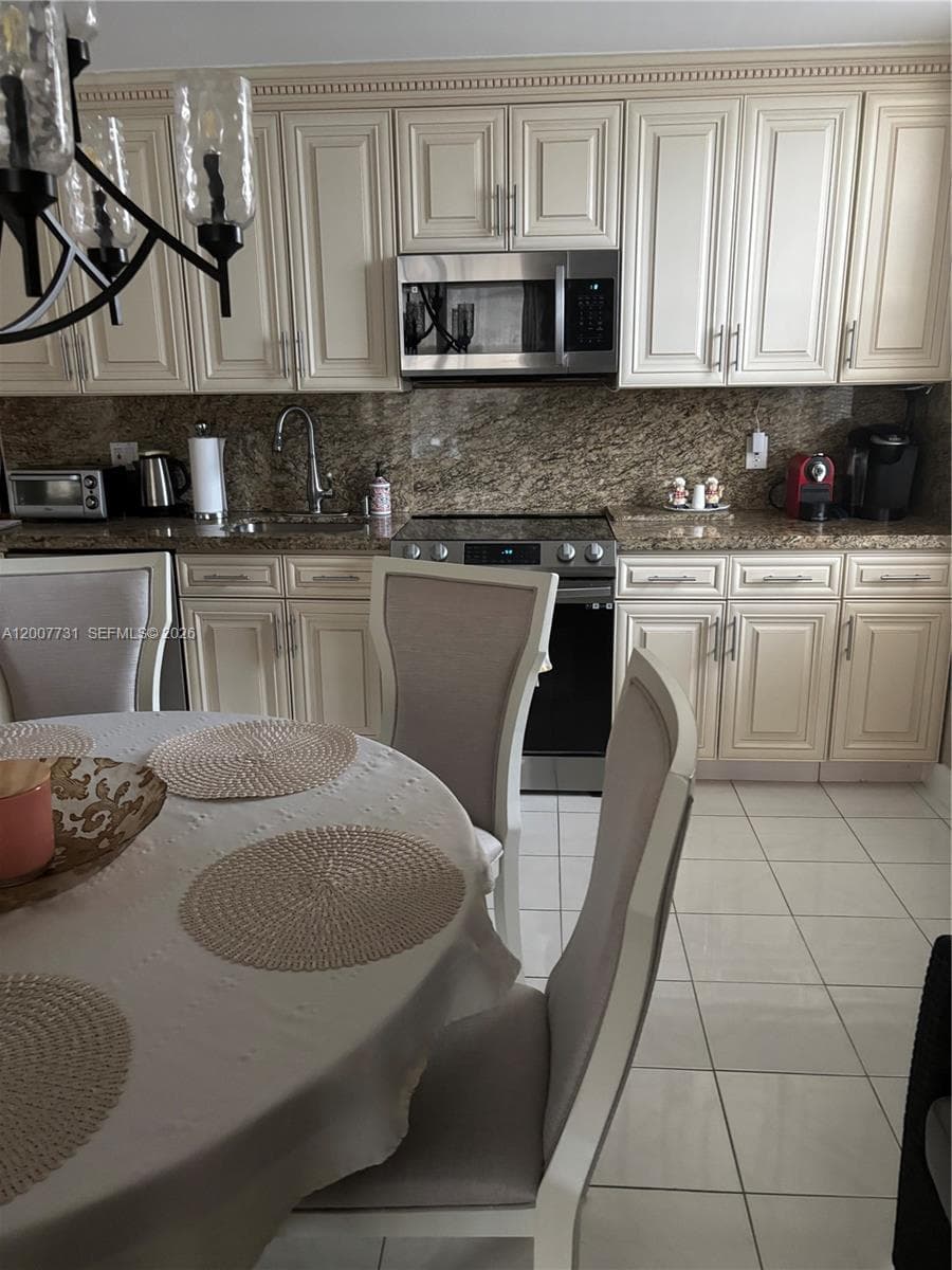 Prince George · #4L in Hallandale Beach - Photo 17