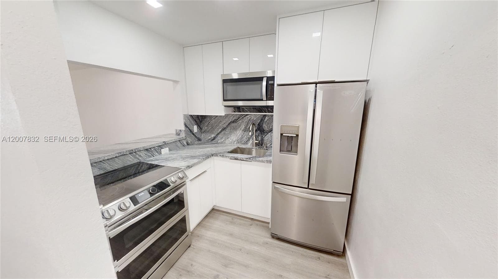 SUNSHINE BAY CONDO · #309 in Miami Beach - Photo 1