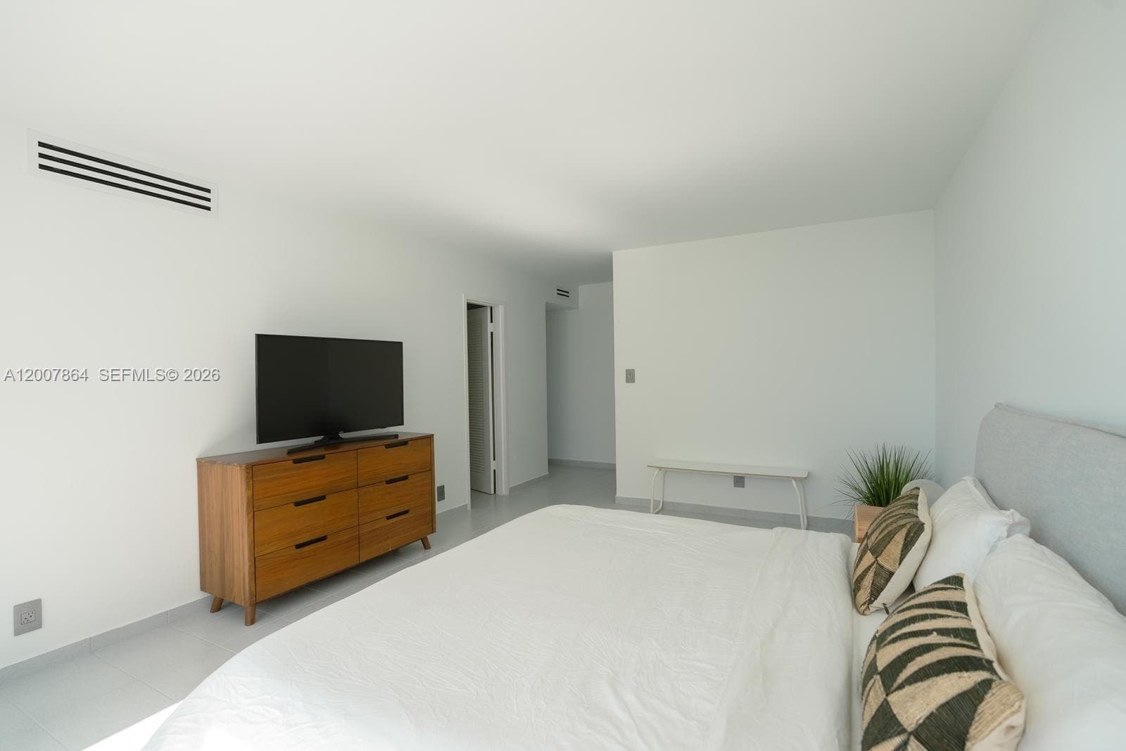 FOUR WINDS CONDO · #812 in Surfside - Photo 5
