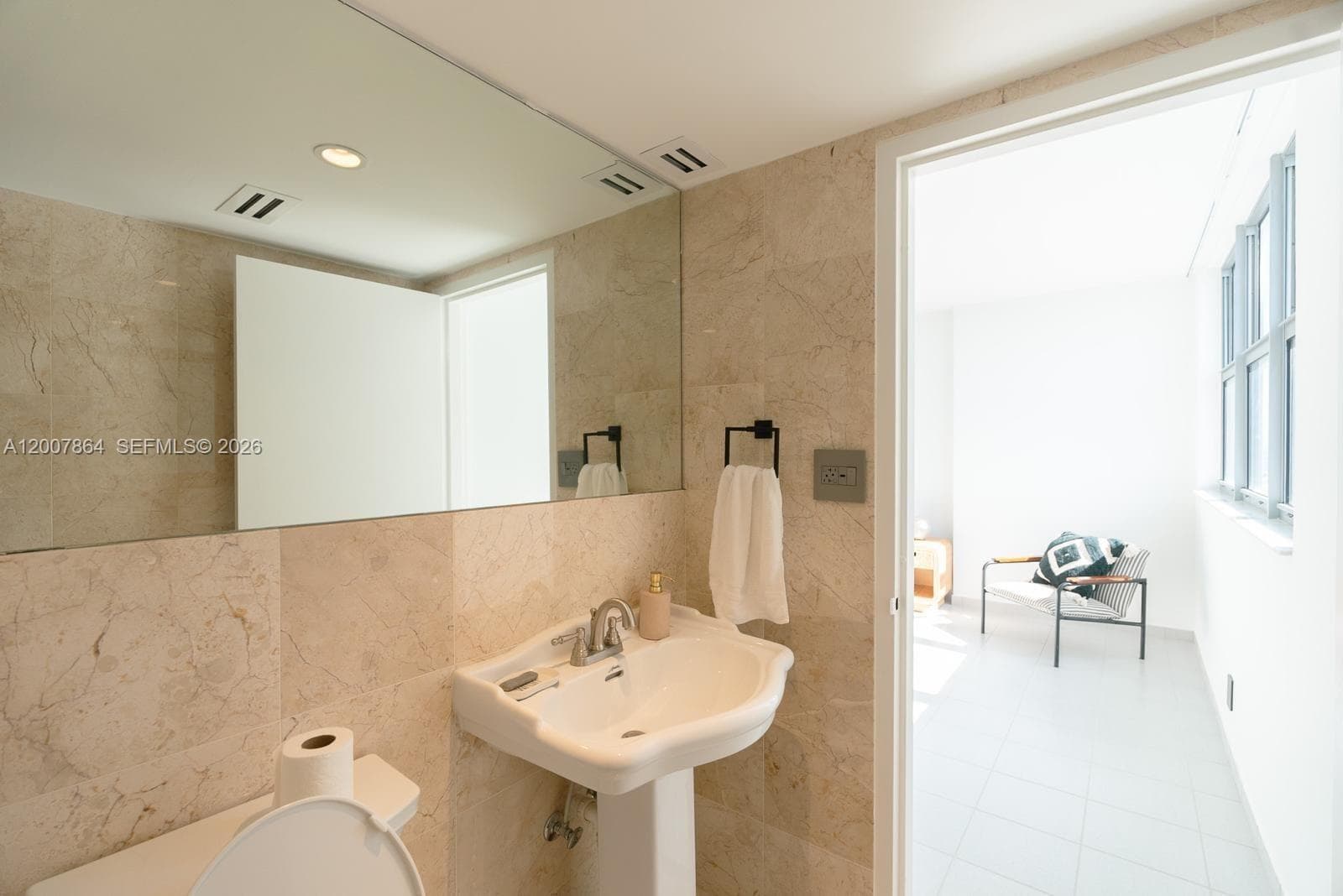 FOUR WINDS CONDO · #812 in Surfside - Photo 9
