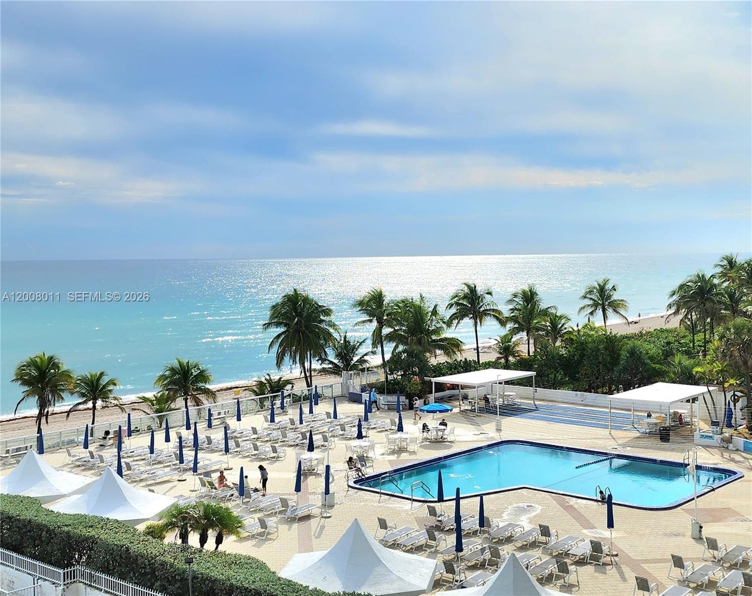 PARKER PLAZA CONDO ESTATE · #2026 in Hallandale Beach - Photo 2