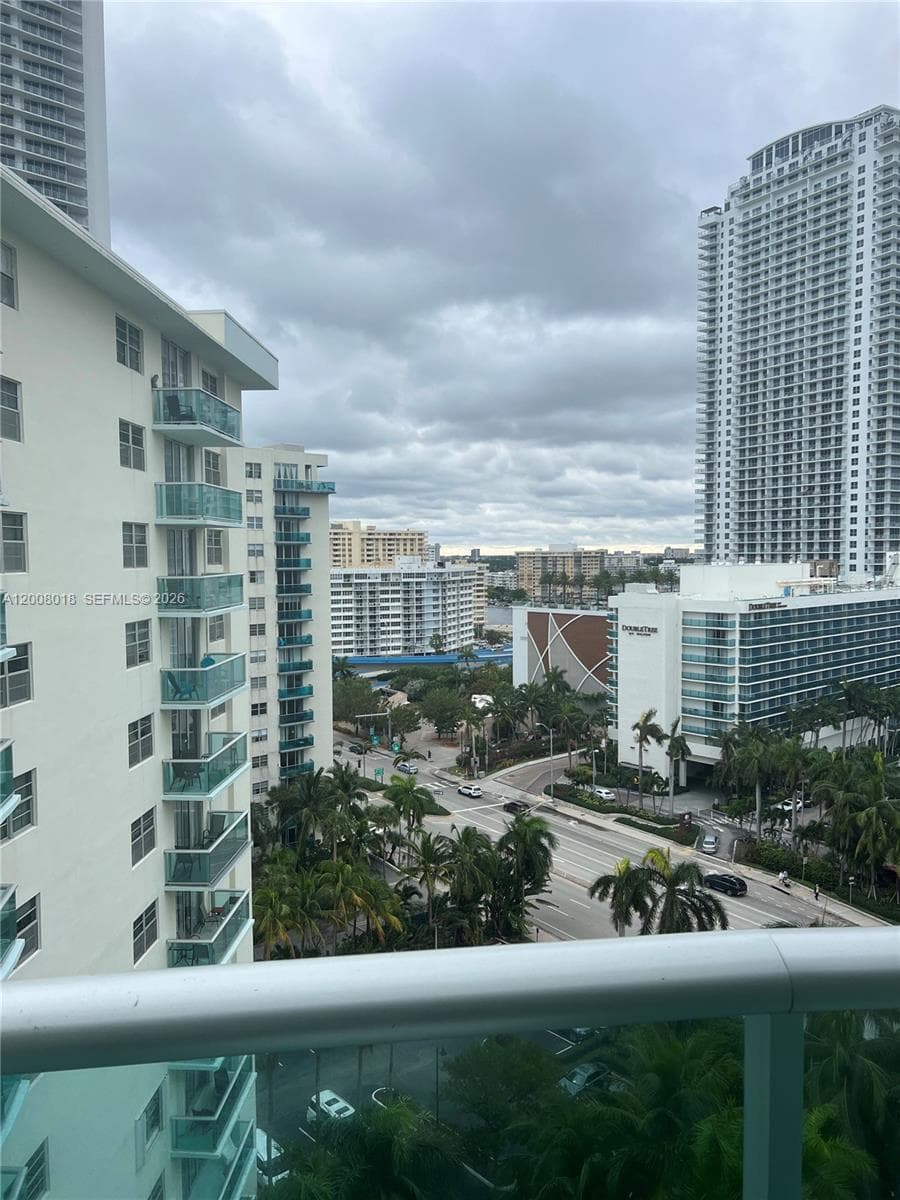 Tides on Hollywood Beach · #14T in Hollywood - Photo 15