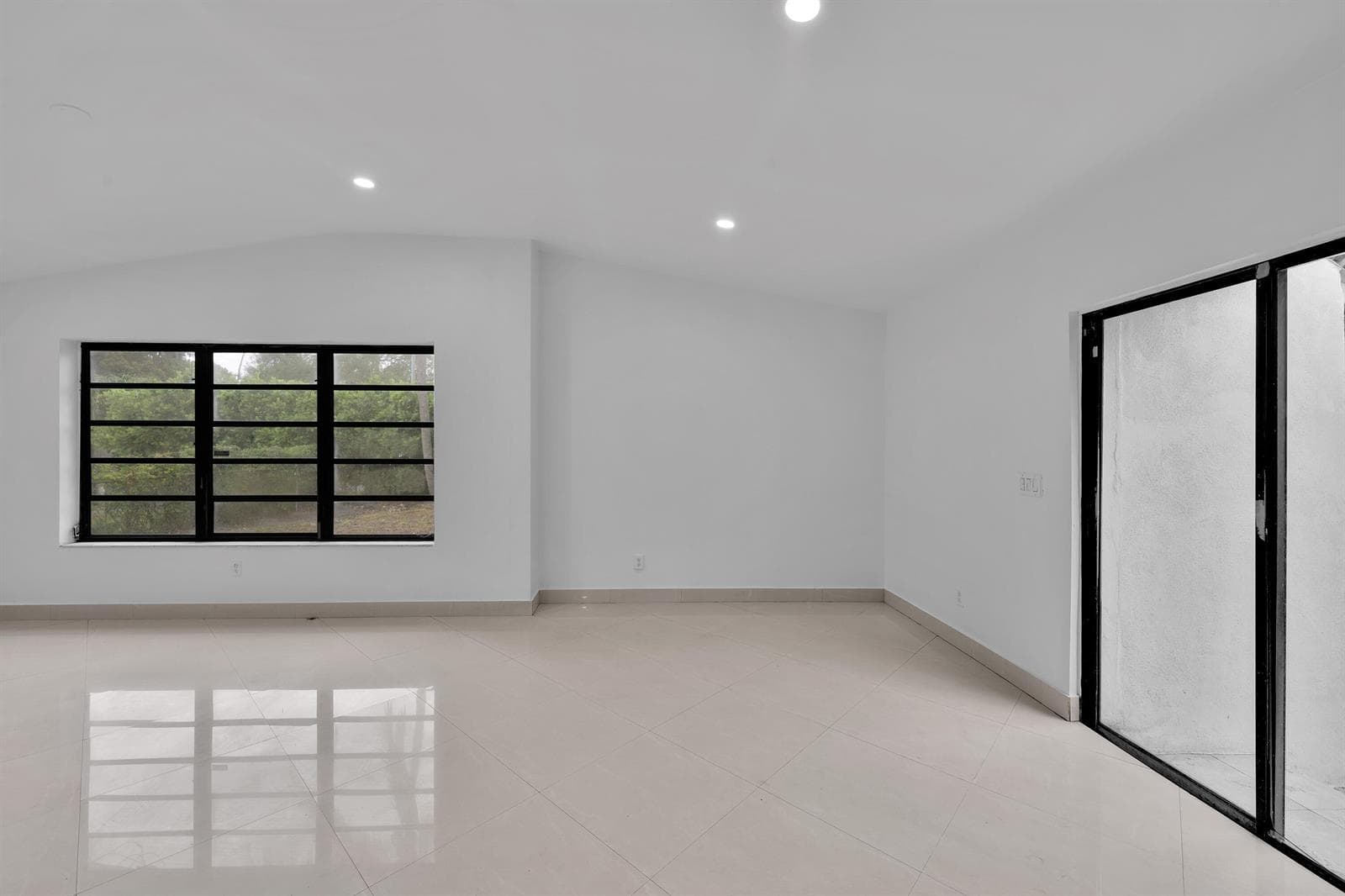 17551 NE 5th Ave North Miami 00019