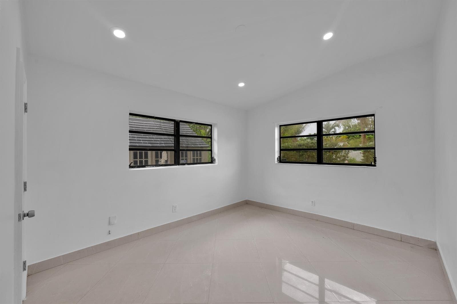 17551 NE 5th Ave North Miami 00028