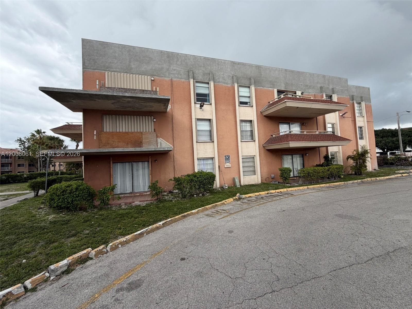 Royalton on the Green · #A2008 in Hialeah - Photo 3