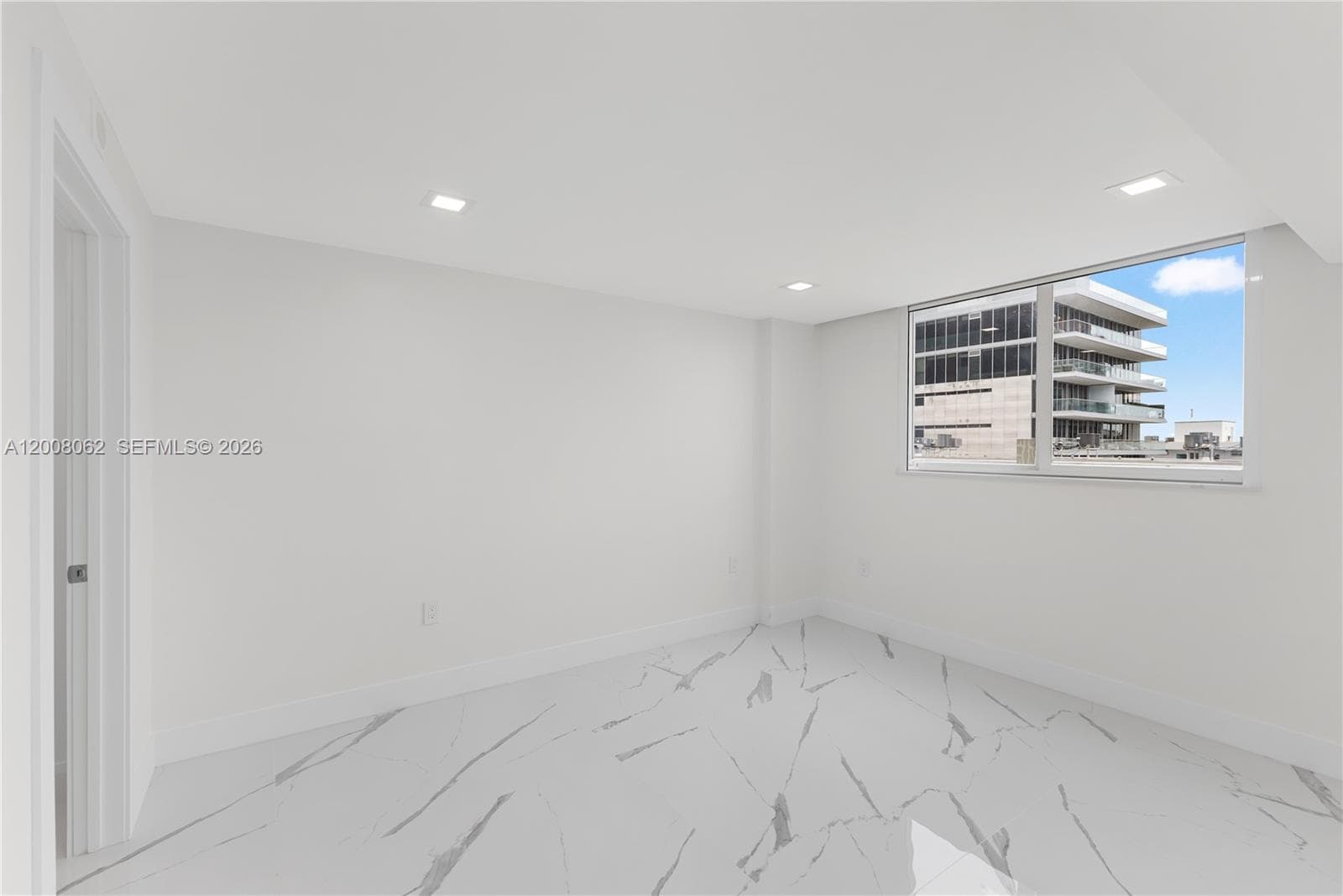 OCEAN POINT CONDO · #708 in Miami Beach - Photo 7