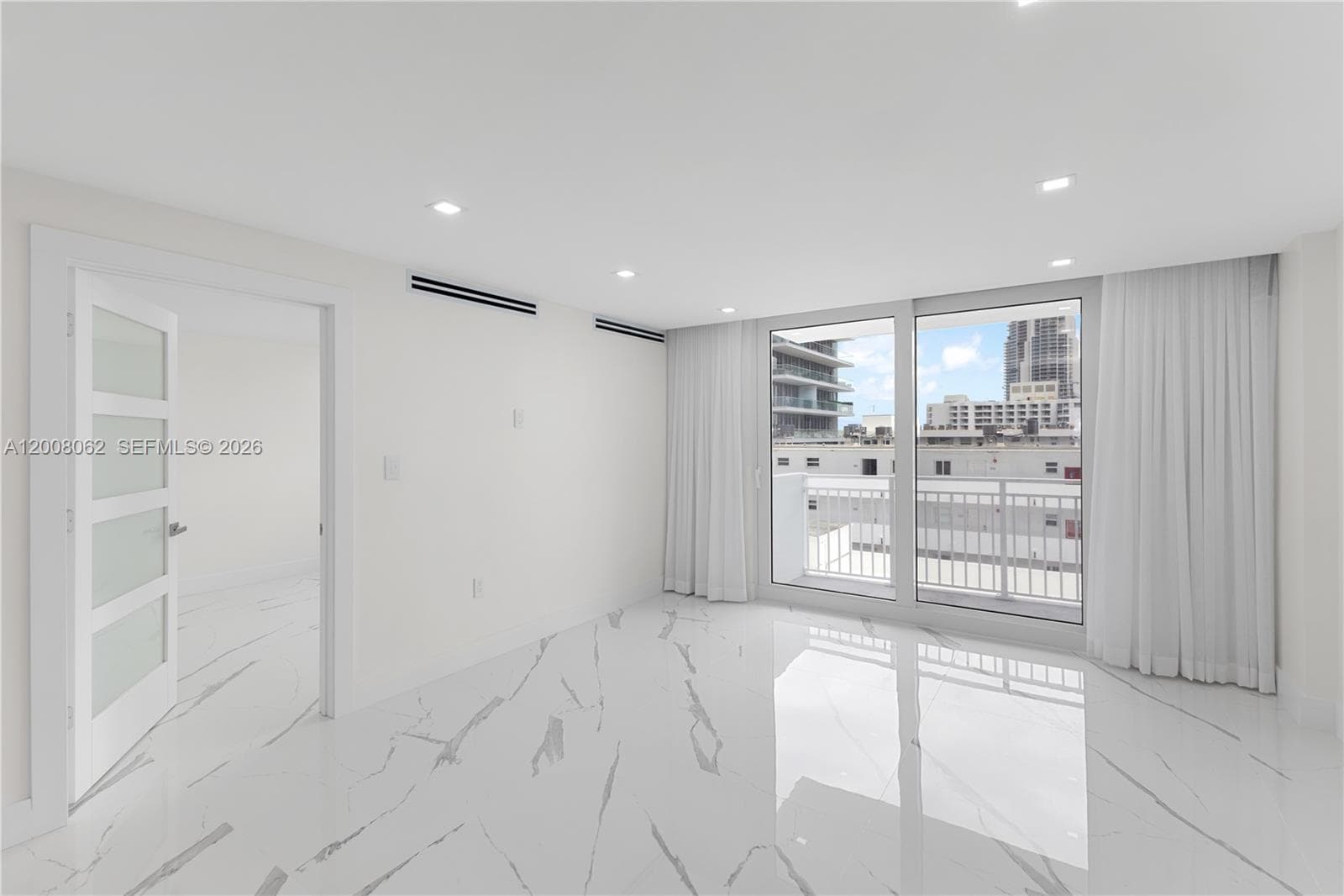 OCEAN POINT CONDO · #708 in Miami Beach - Photo 5