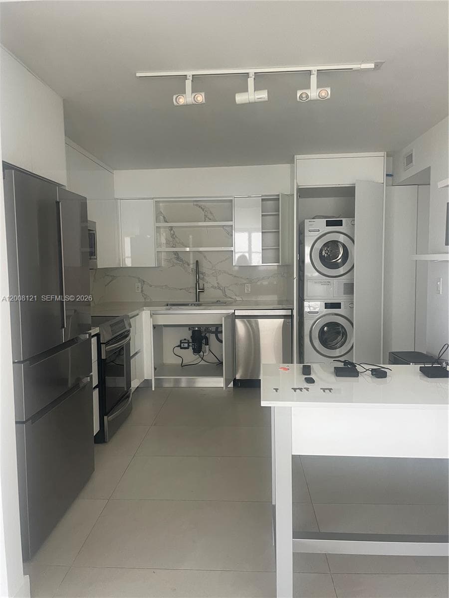 ROYAL EMBASSY CONDO · #14B in Miami Beach - Photo 18