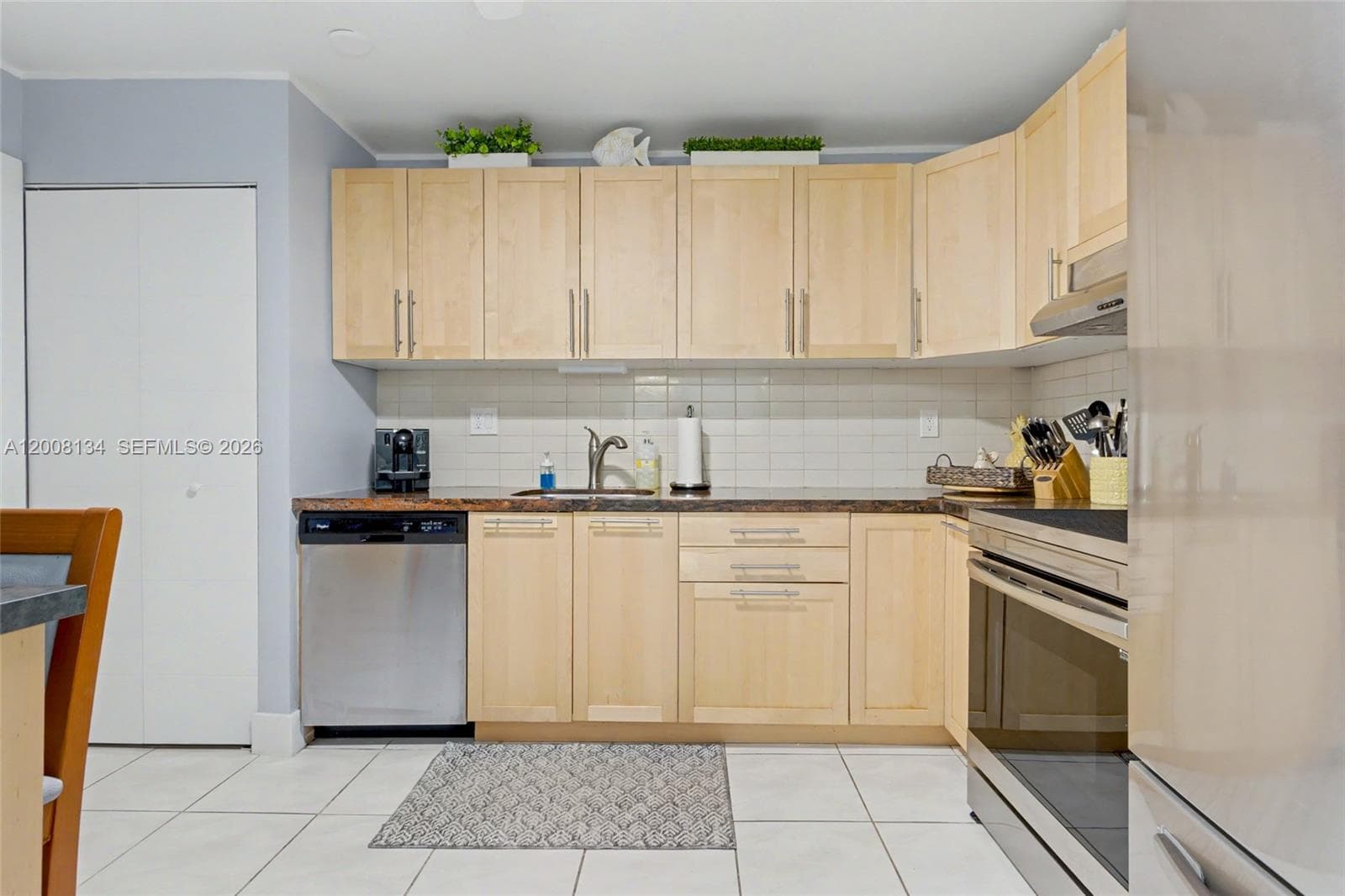 CAMBRIDGE TOWERS CONDO · #305 in Hollywood - Photo 17