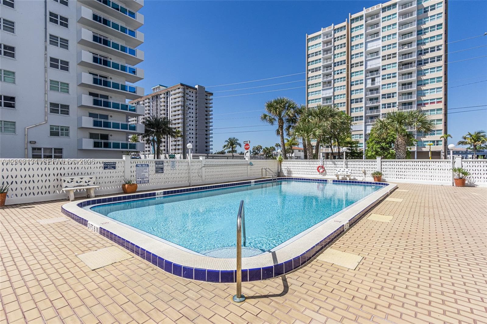 CAMBRIDGE TOWERS CONDO · #305 in Hollywood - Photo 4