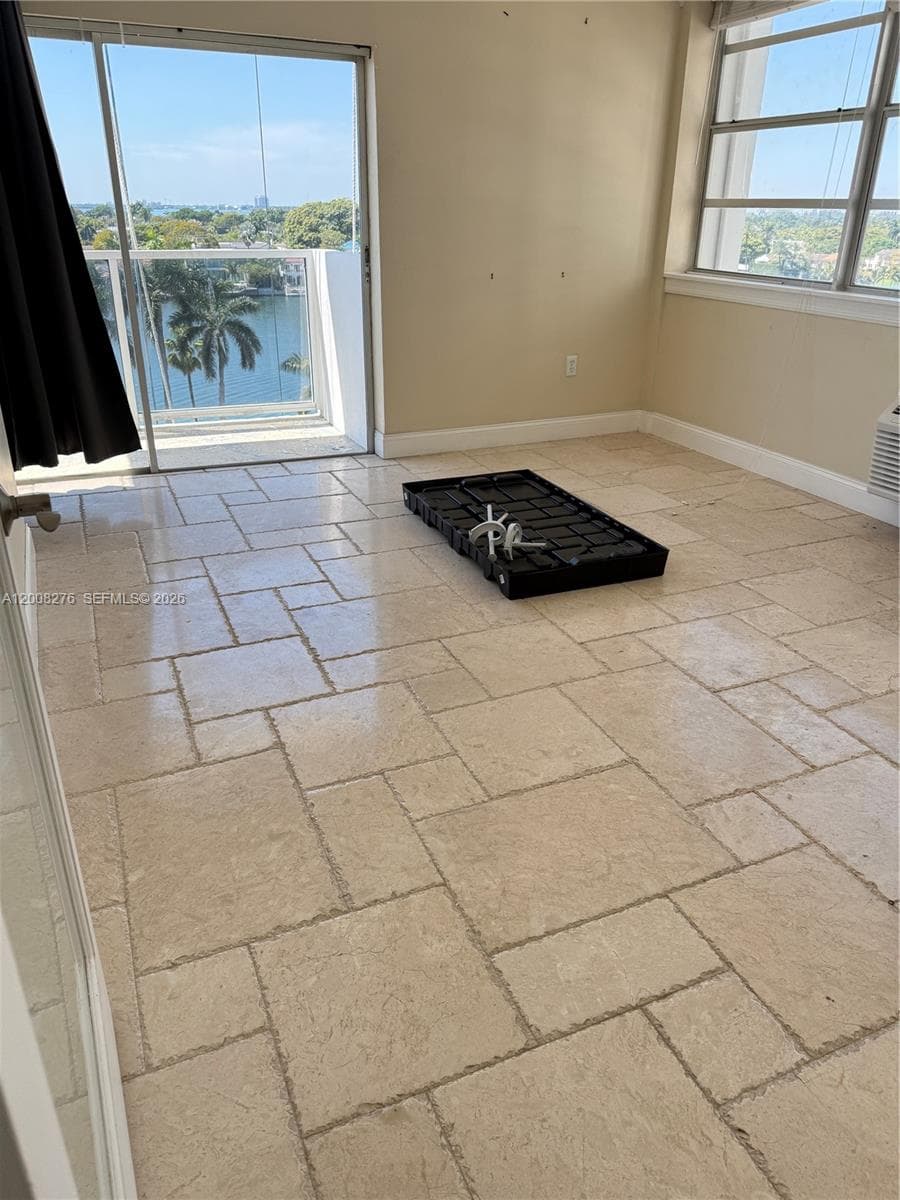 THE AMETHYST CONDO · #801 in Miami Beach - Photo 3