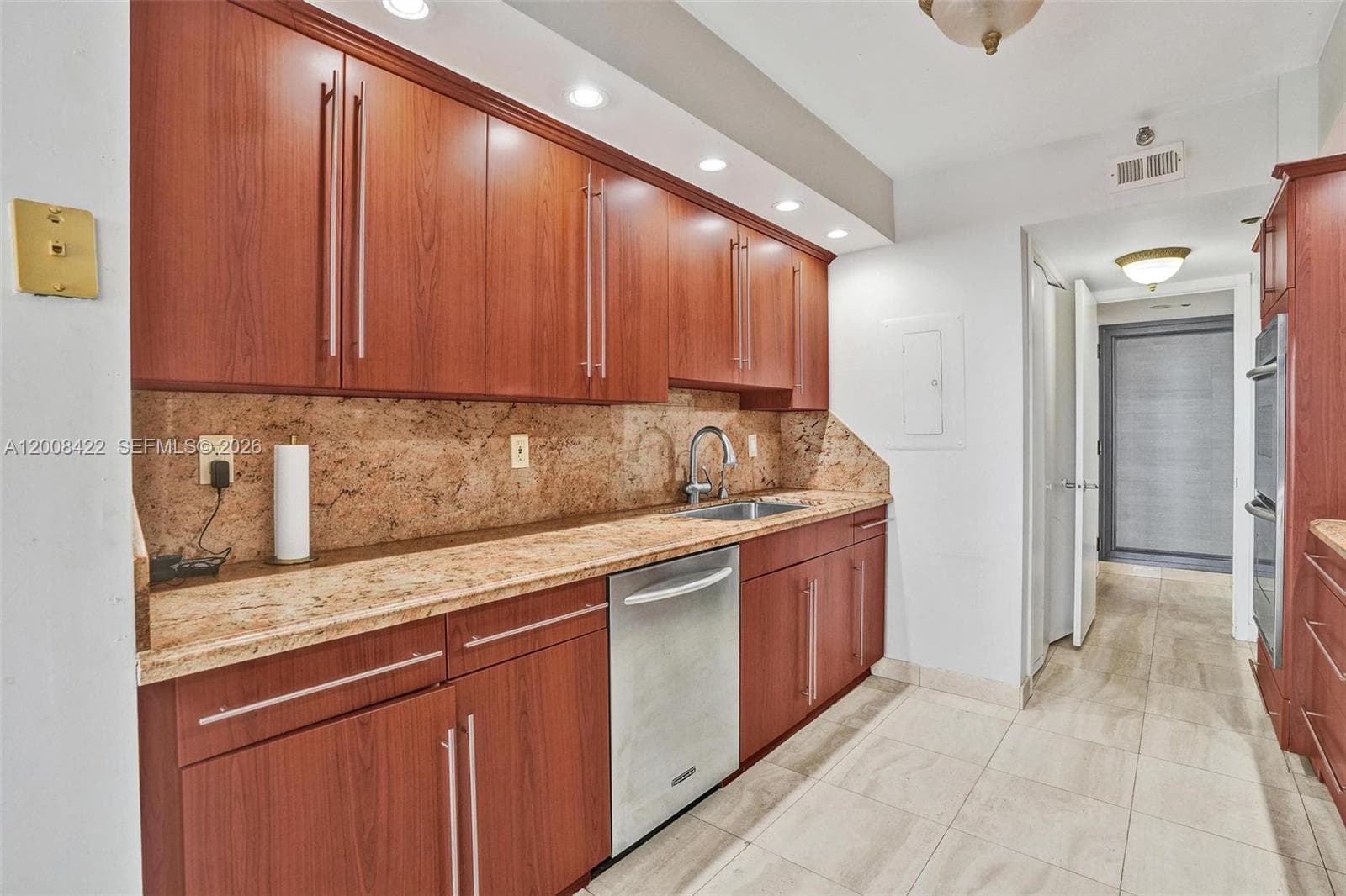 TURNBERRY TOWERS CONDO · #8K in Aventura - Photo 9
