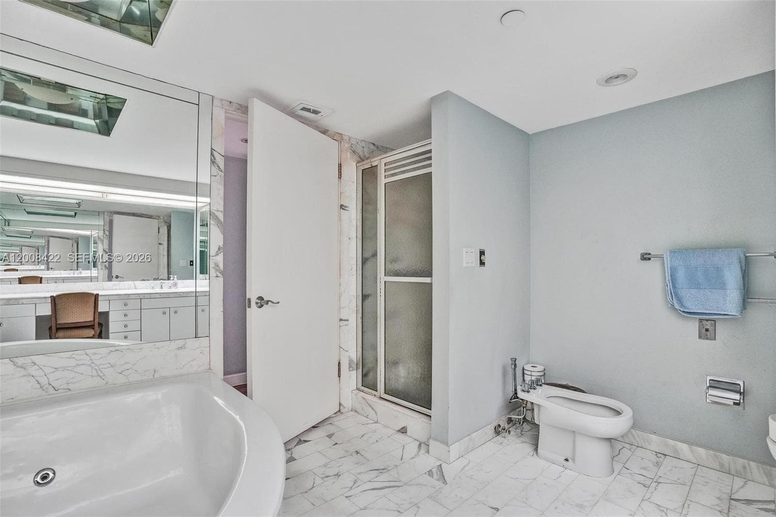 TURNBERRY TOWERS CONDO · #8K in Aventura - Photo 24