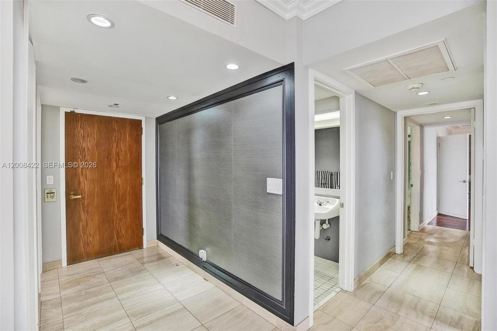 TURNBERRY TOWERS CONDO · #8K in Aventura - Photo 4