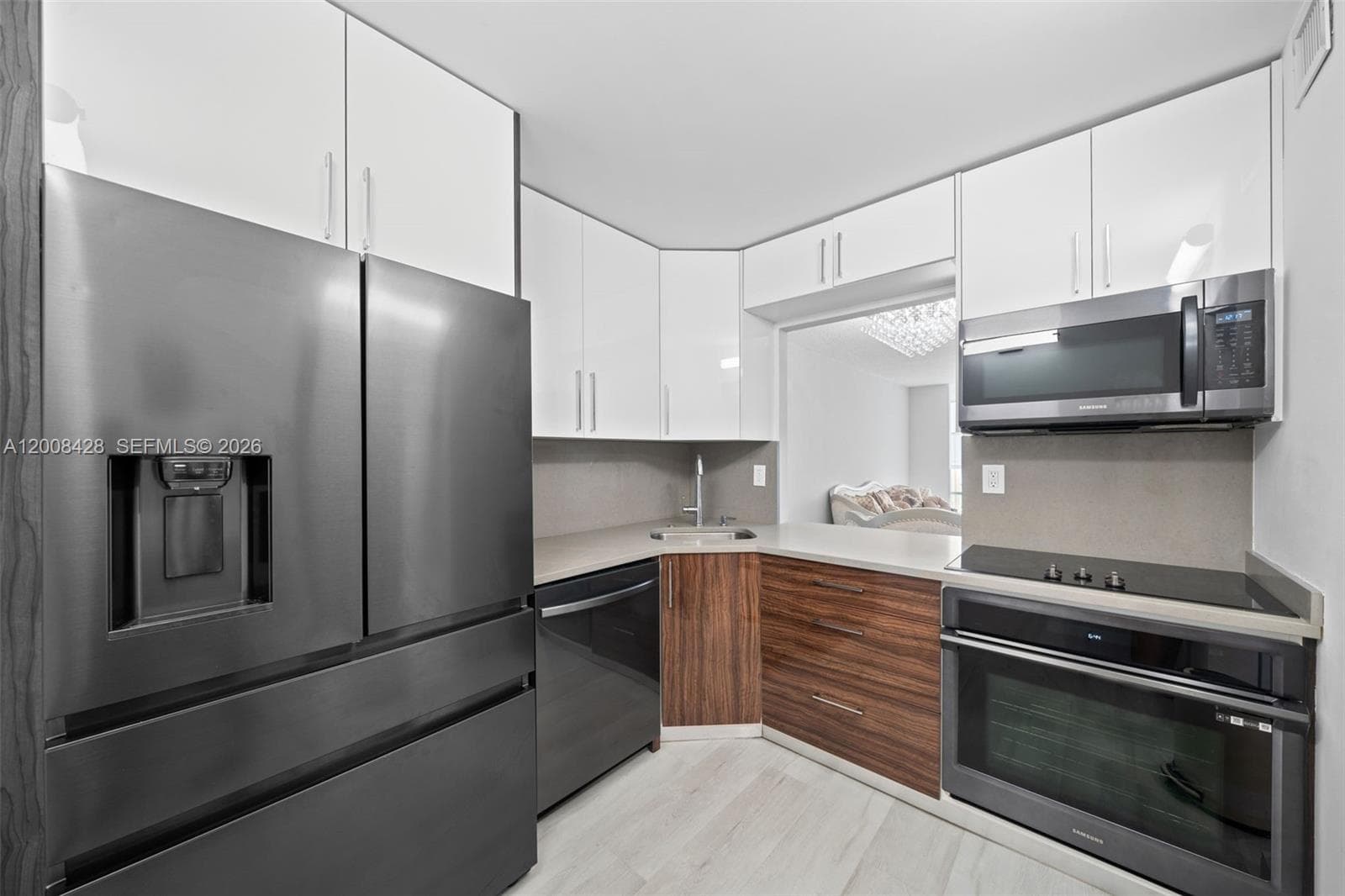 DESOTO PARK NORTH CONDO · #116 in Hallandale Beach - Photo 2