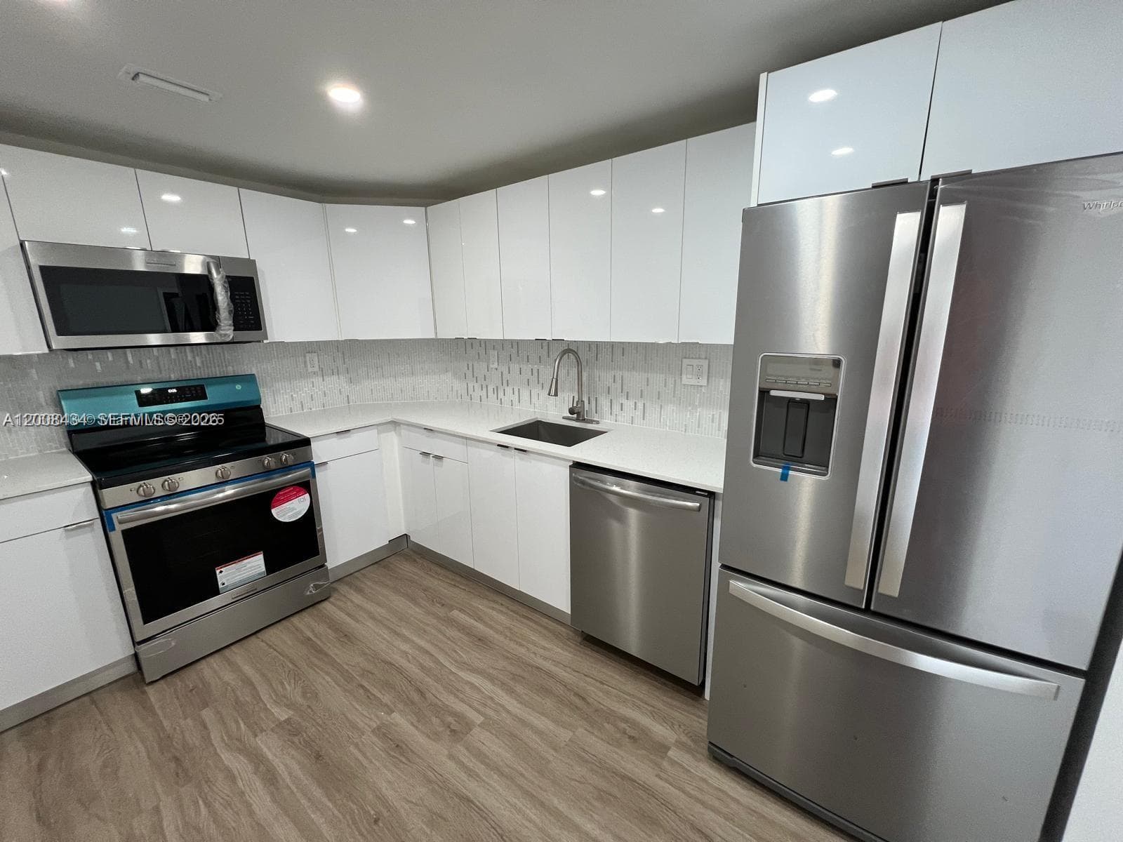 ARLEN HOUSE · #1120 in Sunny Isles Beach - Photo 2