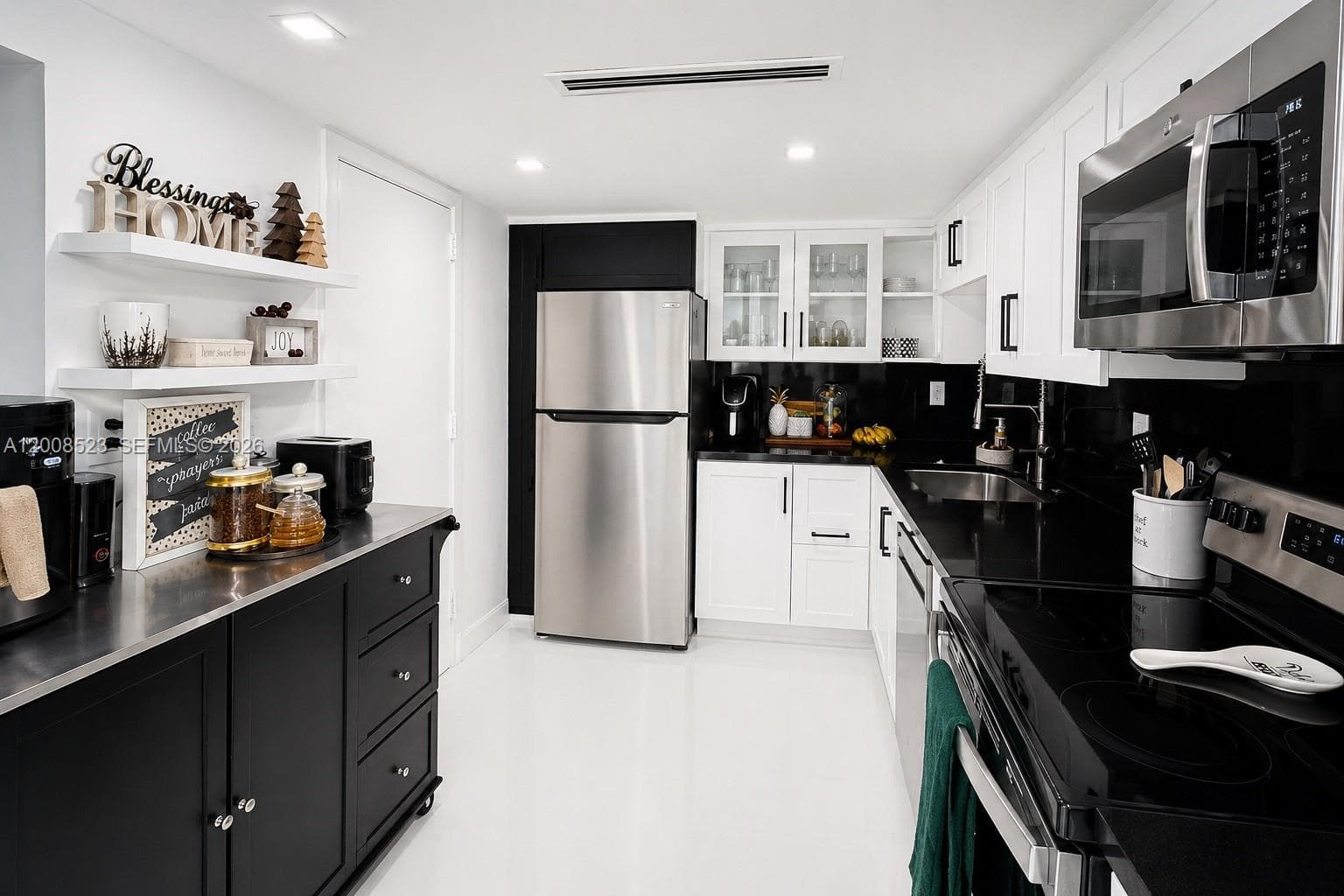 ARLEN HOUSE CONDO · #PH11 in Sunny Isles Beach - Photo 3