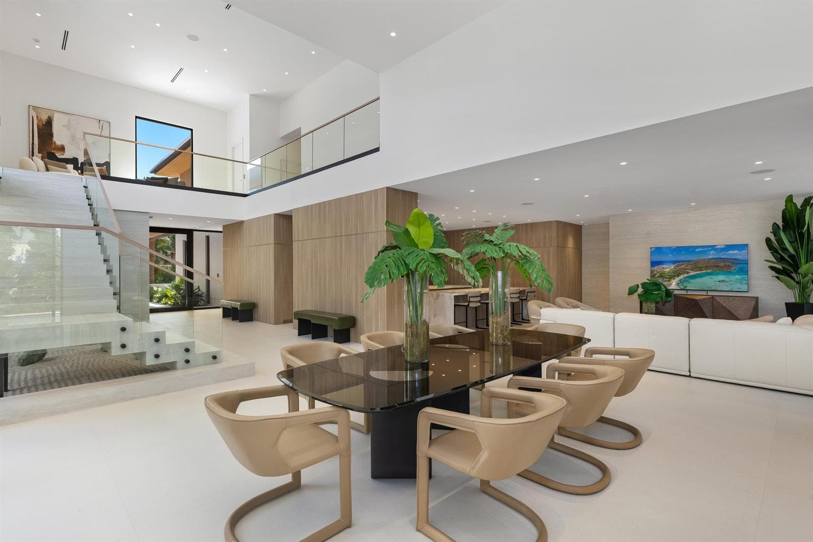 DINING ROOM / GREAT ROOM