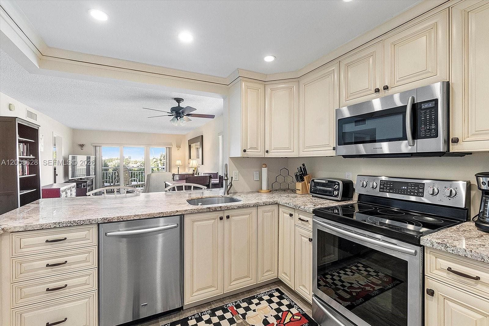 OCEAN SOUNDS CONDO · #308 in Lauderdale By The Sea - Photo 14
