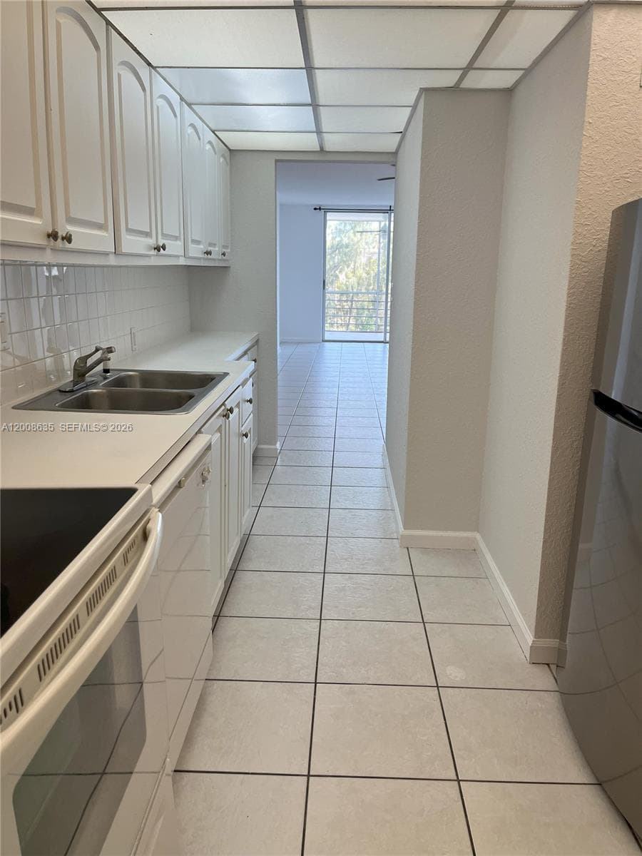 EASTERN SHORES WHITE HOUS · #305 in North Miami Beach - Photo 8