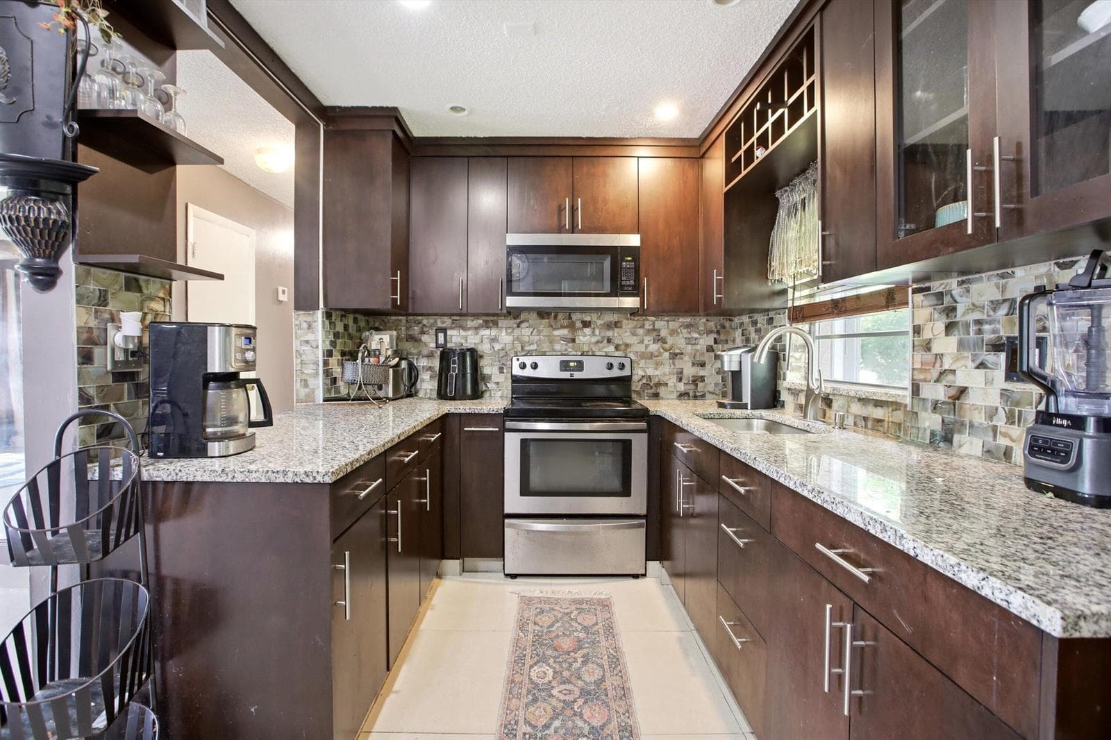 09-Property Photo 009