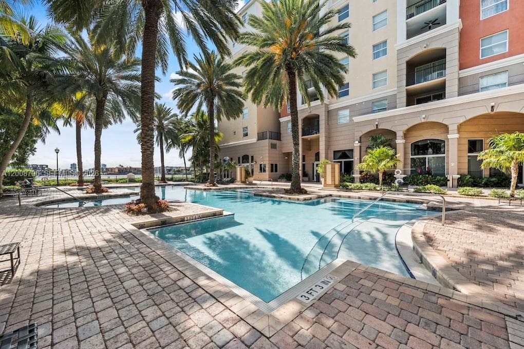 Porto Bellagio · #4502 in Sunny Isles Beach - Photo 21